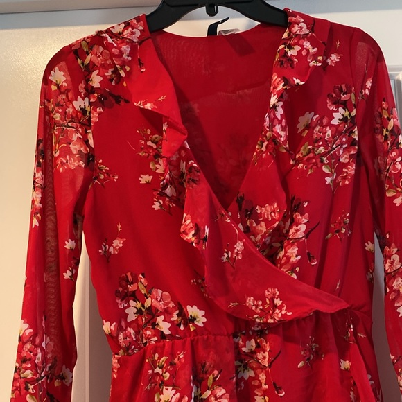 Red floral ruffle mini dress;size 8 - Picture 2 of 2
